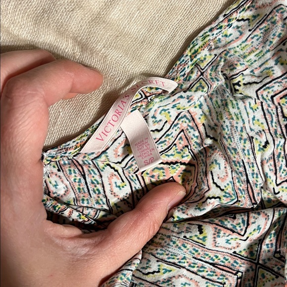 Patterned Spaghetti Strap romper - Picture 2 of 3